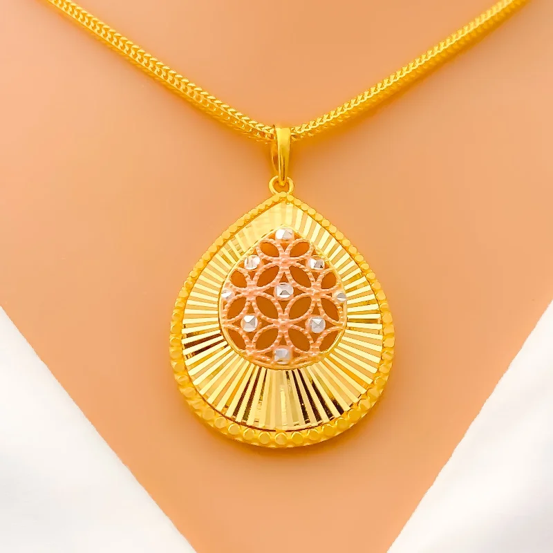 Decorative Filigree 22K Gold Pendant Set