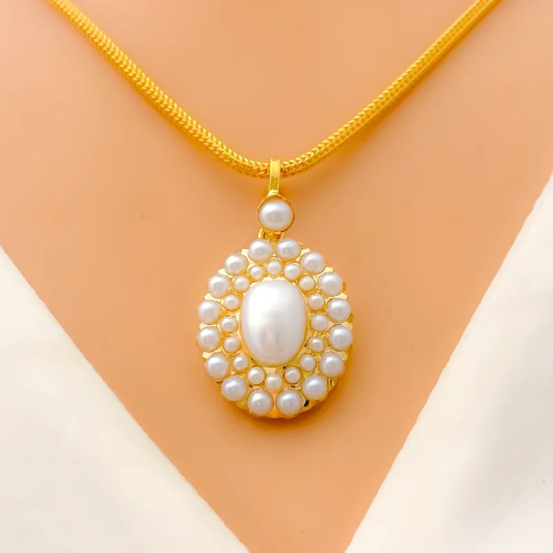 Delightful Pearl 22k Gold Pendant Set