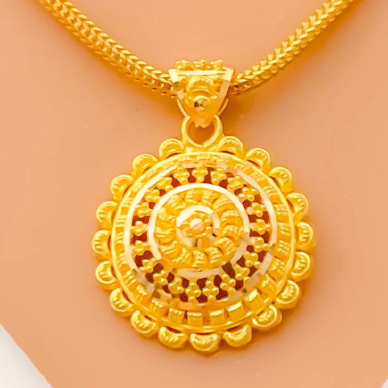 Stunning Glistening 22k Gold Pendant Set