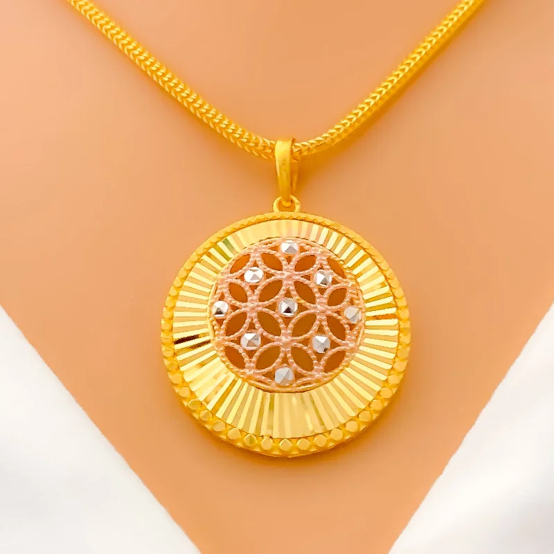 Stunning Radiant 22K Gold Pendant Set