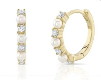 Yellow 14K 0.14Ct R/D Diamond & Pearl Huggie Earrings